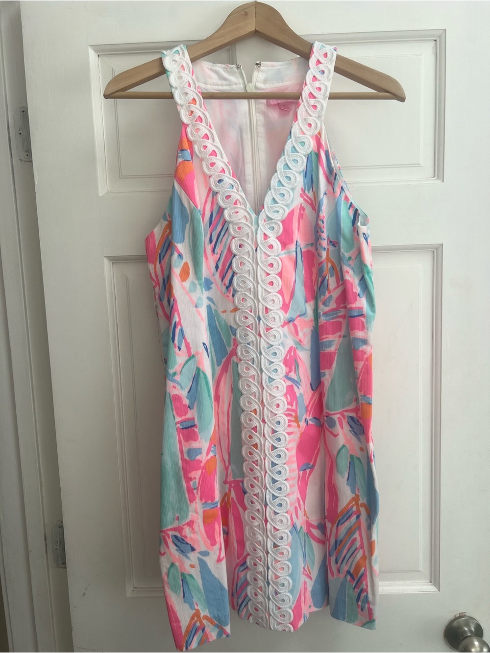 Lilly Pulitzer Sleeveless V-Neck Multicolor Print Dress with Lace Trim
